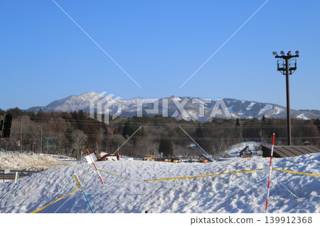 Hirugano Plateau in winter, with the magnificent Central Alps towering above. Hirugano Plateau in winter, with the magnificent Central Alps towering above. 139912368