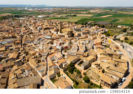 Drone view of Ejea de los Caballeros townscape with Church of Santa Maria Drone view of Ejea de los Caballeros townscape with Church of Santa Maria 139914314