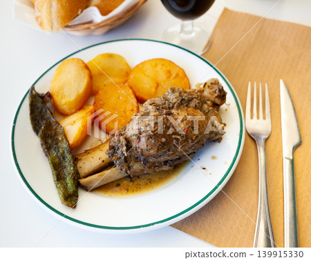 Delicious stewed pork knuckle with potatoes 139915330