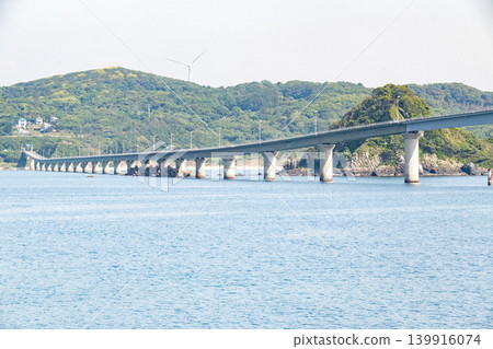 "Yamaguchi Prefecture" (May) [Tourist Destination] Tsunoshima Bridge as seen from Tsunoshima Observatory in Shimonoseki City, Yamaguchi Prefecture 139916074
