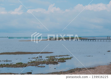 【野付半島】戶原,一片灰色的荒野,橫跨野付半島的頂端。 【野付半島】戶原,一片灰色的荒野,橫跨野付半島的頂端。 139916225