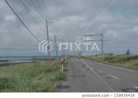 【野付半島】戶原,一片灰色的荒野,橫跨野付半島的頂端。 【野付半島】戶原,一片灰色的荒野,橫跨野付半島的頂端。 139916416