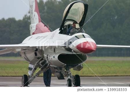 U.S. Air Force Thunderbirds in the rain U.S. Air Force Thunderbirds in the rain 139918333