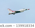 美國空軍雷鳥飛行表演隊的獨奏 139918334