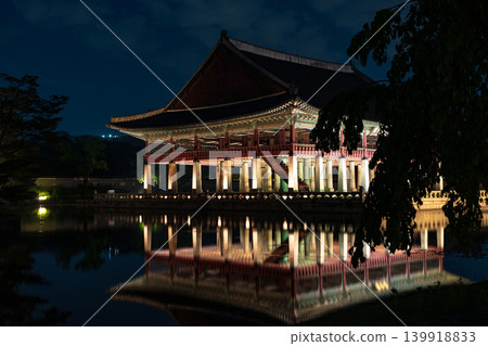 Seoul, South Korea - May. 14, 2026 : Magnificent night view of Gyeonghoeru Pavilion reflected in the pond during the spring night opening at Gyeongbokgung Palace, Seoul Seoul, South Korea - May. 14, 2026 : Magnificent night view of Gyeonghoeru Pavilion reflected in the pond during the spring night opening at Gyeongbokgung Palace, Seoul 139918833
