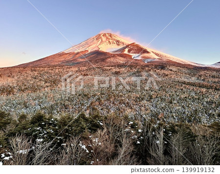 Mount Fuji in the morning sun Mount Fuji in the morning sun 139919132