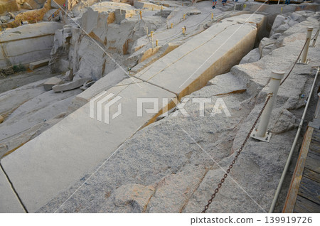 阿斯旺一座未完工的方尖碑 阿斯旺一座未完工的方尖碑 139919726