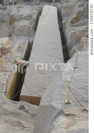 阿斯旺一座未完工的方尖碑 阿斯旺一座未完工的方尖碑 139919730