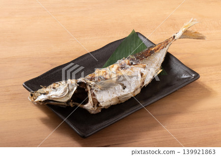 【長崎縣】鹽烤竹莢魚(野生捕撈) 【長崎縣】鹽烤竹莢魚(野生捕撈) 139921863