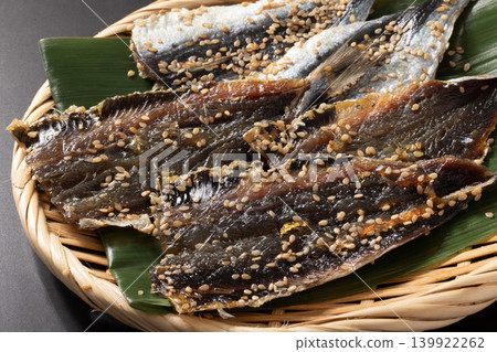 【富山縣冰見市】味醂醃製的日本沙丁魚乾(烹調用) 【富山縣冰見市】味醂醃製的日本沙丁魚乾(烹調用) 139922262