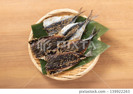 [Himi, Toyama Prefecture] Dried Japanese sardines marinated in mirin (for cooking) 139922263