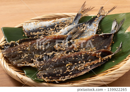 【富山縣冰見市】味醂醃製的日本沙丁魚乾(烹調用) 【富山縣冰見市】味醂醃製的日本沙丁魚乾(烹調用) 139922265