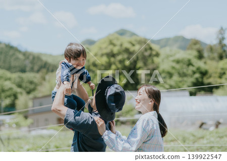 夏季家庭鄉村旅行和育兒 夏季家庭鄉村旅行和育兒 139922547