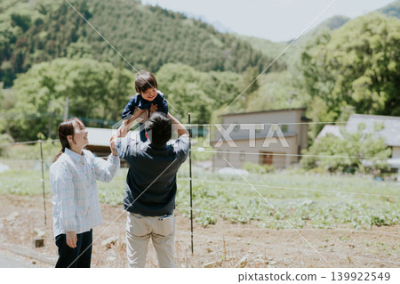 夏季家庭鄉村旅行和育兒 夏季家庭鄉村旅行和育兒 139922549