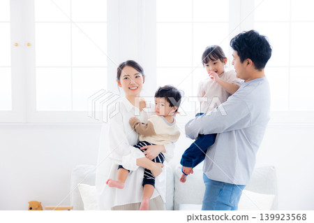 4人家庭 4人家庭 139923568
