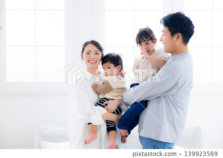 4人家庭 4人家庭 139923569
