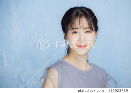 年輕的女士 139923789