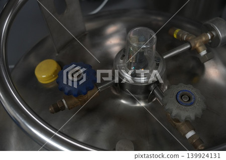 Liquid nitrogen Liquid nitrogen 139924131