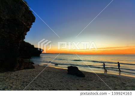 [Okinawa Prefecture] Sunset at Sunayama Beach (Miyako Island) 139924163