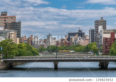 廣島市河畔風光；從榮橋眺望廣島市景 139925652