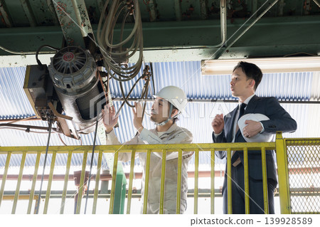 On-site technicians who inspect factory equipment such as cranes, and maintenance, repair, and sales personnel. On-site technicians who inspect factory equipment such as cranes, and maintenance, repair, and sales personnel. 139928589
