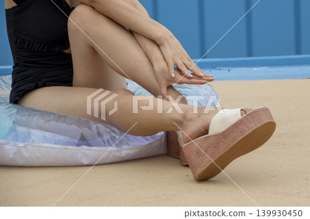 婦女坐的畫象 婦女坐的畫象 139930450