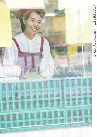 Part women working at supermarket Part women working at supermarket 139930717