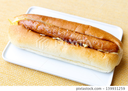 Delicious hot dog Delicious hot dog 139931259