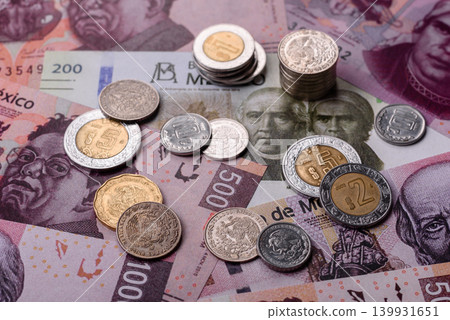 Mexican paper money, peso in various denominations. Mexican money Mexican paper money, peso in various denominations. Mexican money 139931651