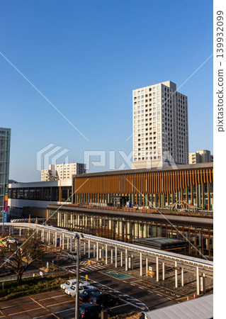 JR福井站東口月台及重建大樓:晴天下的車站廣場環島,福井市,福井縣 JR福井站東口月台及重建大樓:晴天下的車站廣場環島,福井市,福井縣 139932099