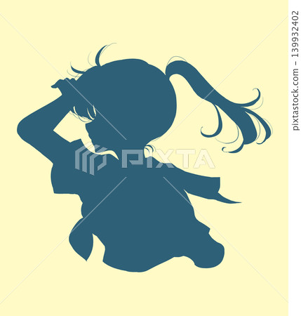 身穿水手服的女學生,馬尾的輪廓清晰可見。 身穿水手服的女學生,馬尾的輪廓清晰可見。 139932402