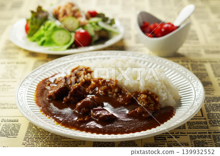 Beef curry and mini salad (tuna salad) Beef curry and mini salad (tuna salad) 139932552