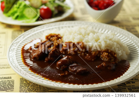 Beef curry and mini salad (tuna salad) Beef curry and mini salad (tuna salad) 139932561