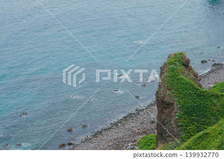 【積丹半島】神威岬的景色,讓您享受北海道壯麗的自然風光。 【積丹半島】神威岬的景色,讓您享受北海道壯麗的自然風光。 139932770
