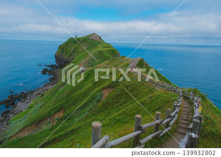 【積丹半島】神威岬的景色，讓您享受北海道壯麗的自然風光。 139932802