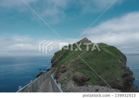 【積丹半島】神威岬的景色,讓您享受北海道壯麗的自然風光。 【積丹半島】神威岬的景色,讓您享受北海道壯麗的自然風光。 139932813