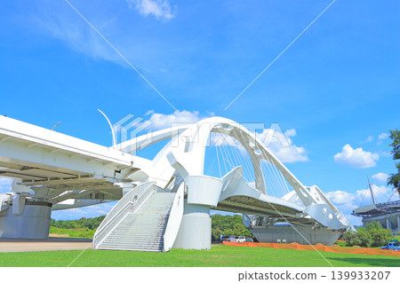 Toyota Ohashi Bridge over the Yahagi River in Toyota City, Aichi Prefecture Toyota Ohashi Bridge over the Yahagi River in Toyota City, Aichi Prefecture 139933207