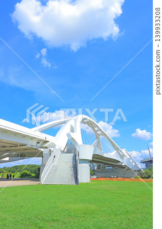 Toyota Ohashi Bridge over the Yahagi River in Toyota City, Aichi Prefecture Toyota Ohashi Bridge over the Yahagi River in Toyota City, Aichi Prefecture 139933208