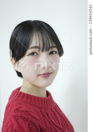 一位二十多歲、魅力四射的年輕女性的肖像 一位二十多歲、魅力四射的年輕女性的肖像 139934341