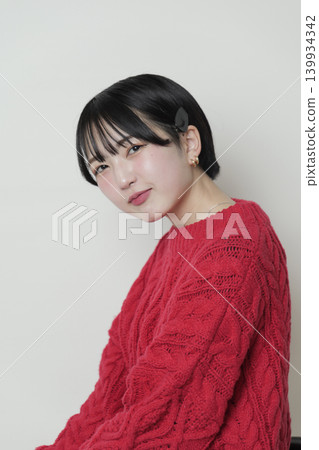 一位二十多歲、魅力四射的年輕女性的肖像 一位二十多歲、魅力四射的年輕女性的肖像 139934342