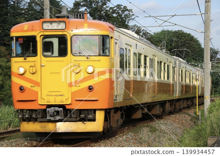 信濃鐵道115系列（台灣鐵路自強特快塗裝） 139934457