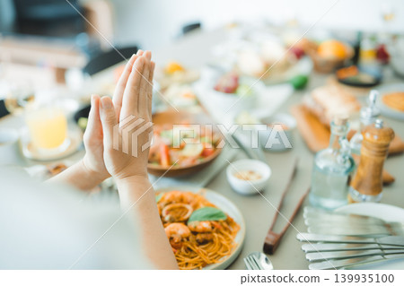 餐前感恩禱告 餐前感恩禱告 139935100