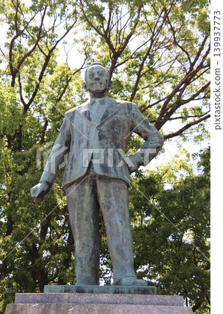Statue of Masayoshi Nakano at Torikai Hachimangu Shrine in Fukuoka City Statue of Masayoshi Nakano at Torikai Hachimangu Shrine in Fukuoka City 139937773