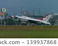 美國空軍雷鳥飛行表演隊黃昏時分降落 139937868