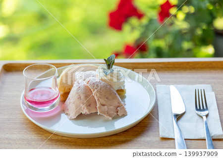 Rose mousse and pancakes Rose mousse and pancakes 139937909