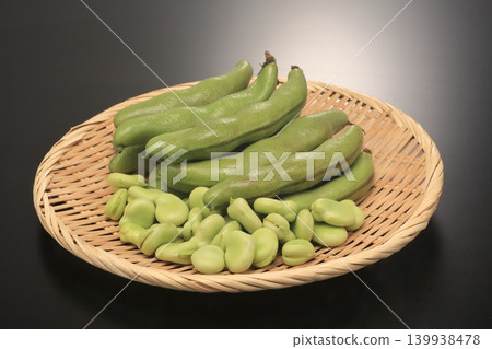 Broad beans Broad beans 139938478