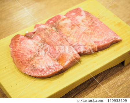 烤厚切牛舌 烤厚切牛舌 139938809