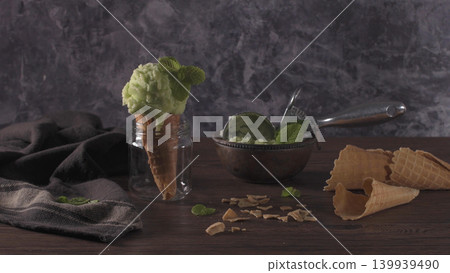 Pistachio ice cream 139939490
