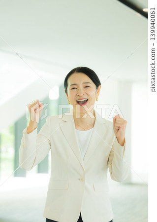擔心的女商人 擔心的女商人 139940061