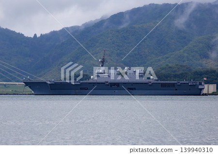 Escort ship mooring Escort ship mooring 139940310